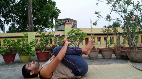 Supta Pawanmuktasana technique